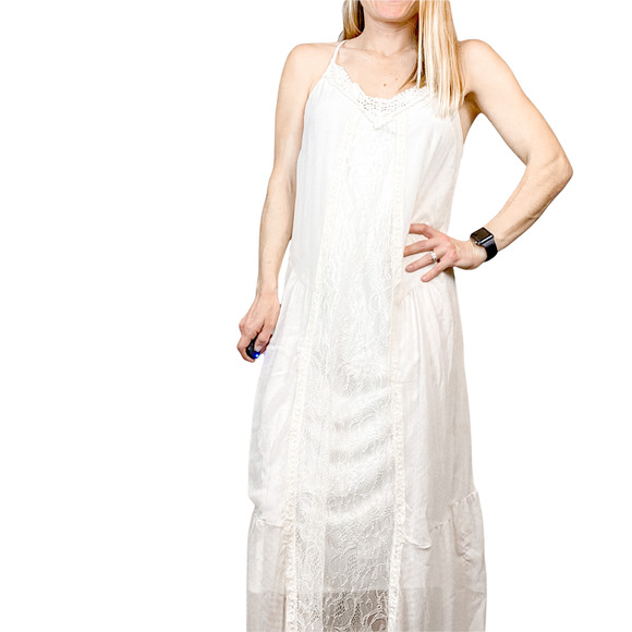 ASTR Cream White Lace Maxi Dress Size Medium - Picture 2 of 15